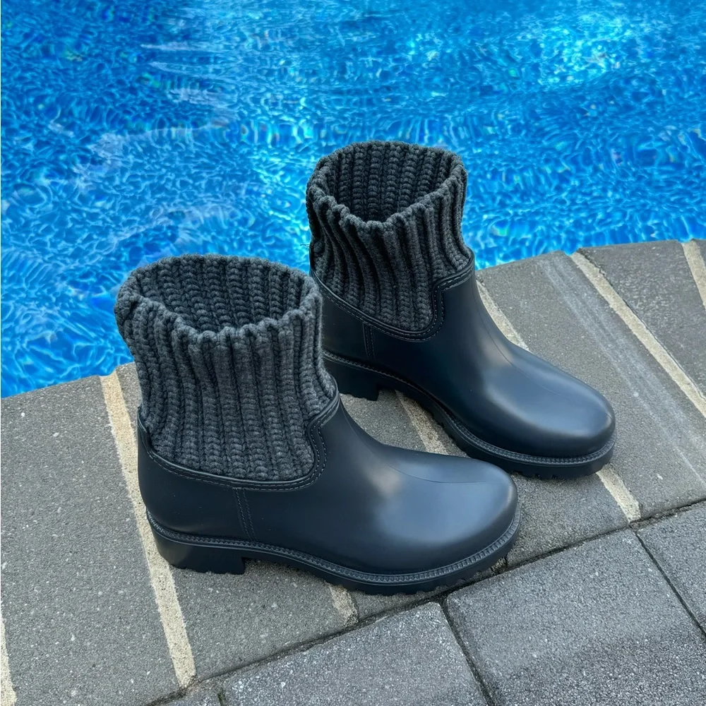 Skechers Women's Pouring-Short‎ Knit Collar Rainboot-Waterproof Size 7